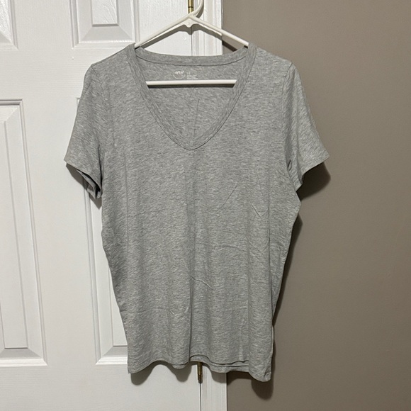 aerie Tops - Aerie Light Gray V-Neck Short Sleeve Tee